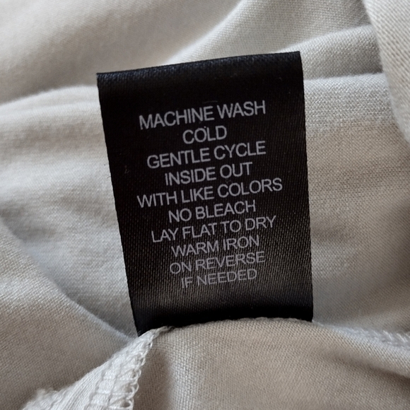 Stella Carakasi woman's sleeveless tunic. EUC. Size Medium. - Picture 6 of 7